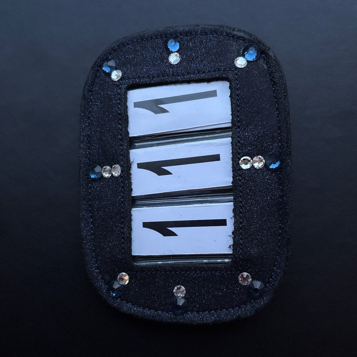 Luxe startnummer Montana Drops - The House of Dressage