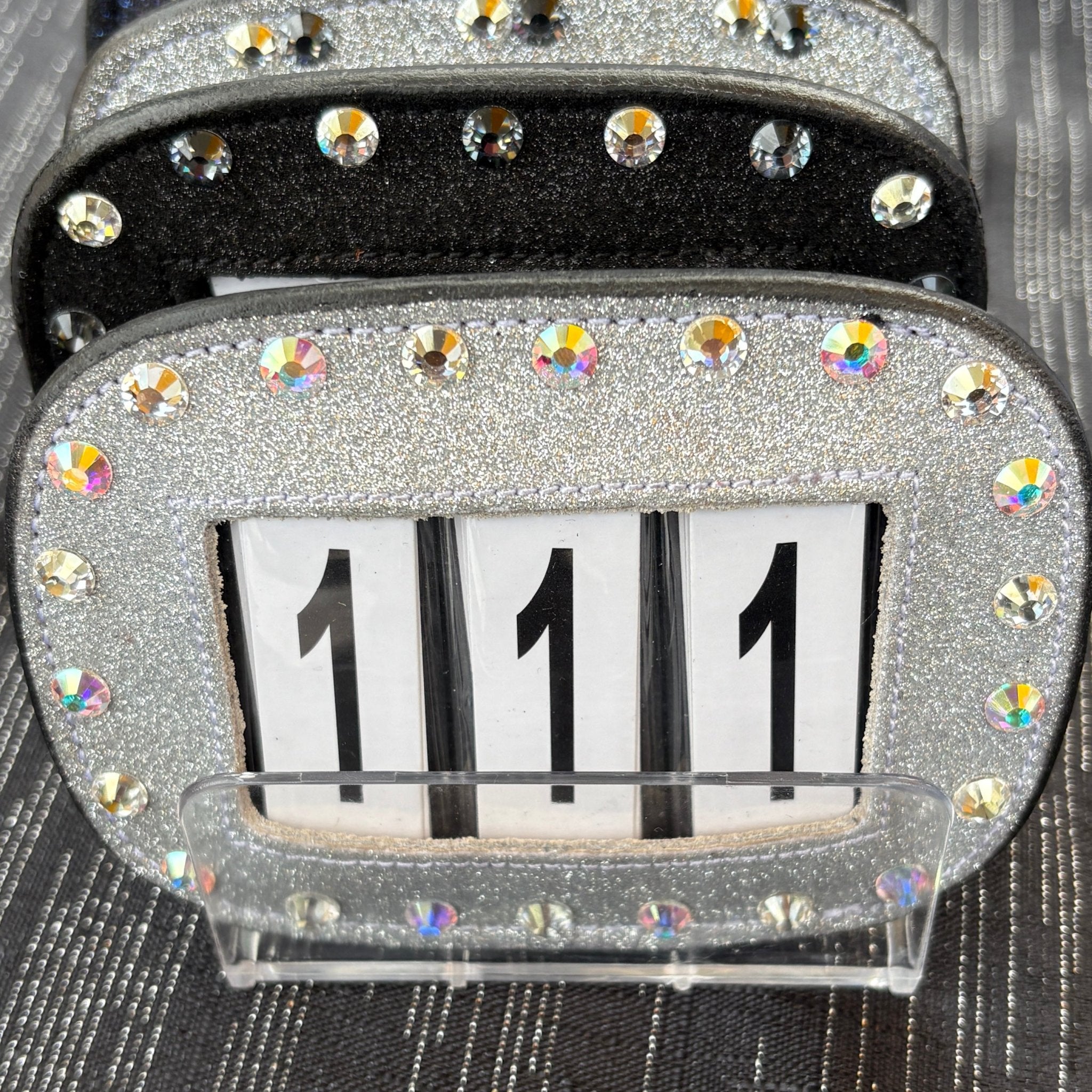 Luxe startnummer Silver moon - The House of Dressage