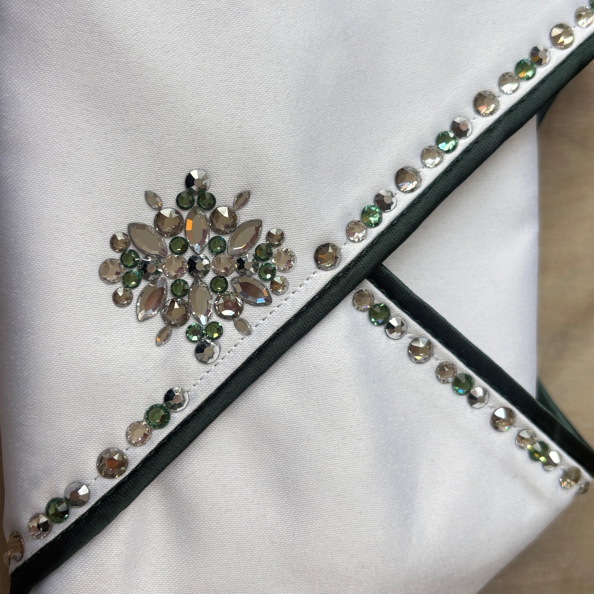 Plastron Starlight in Ernite green (kids) - The House of Dressage